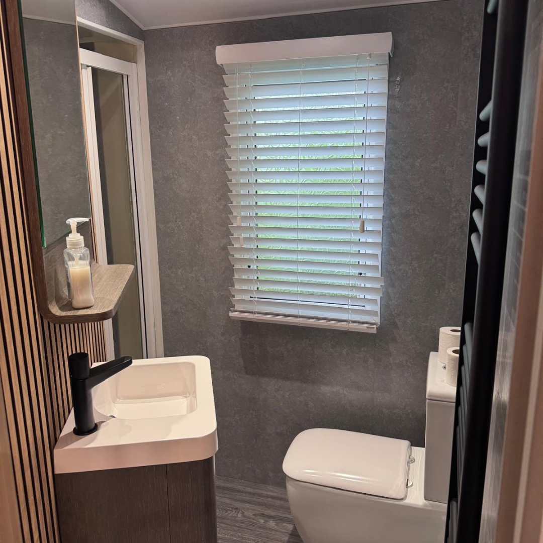 Willerby Beaumaris Bathroom 1